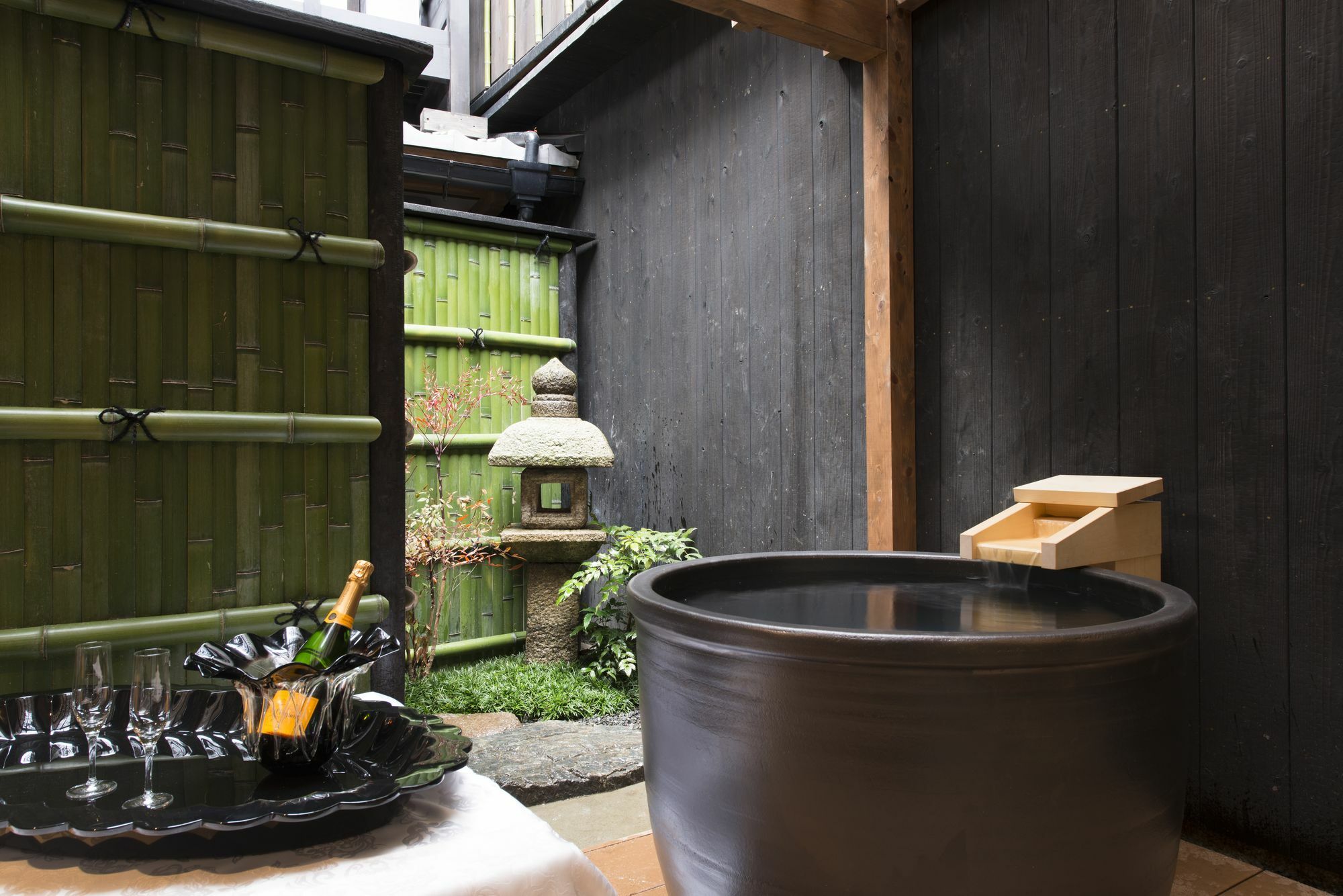 Kamishichiken Oku Hotel Киото Екстериор снимка